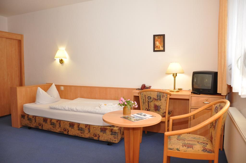 Pension Lindenhof Kromsdorf Zewnętrze zdjęcie